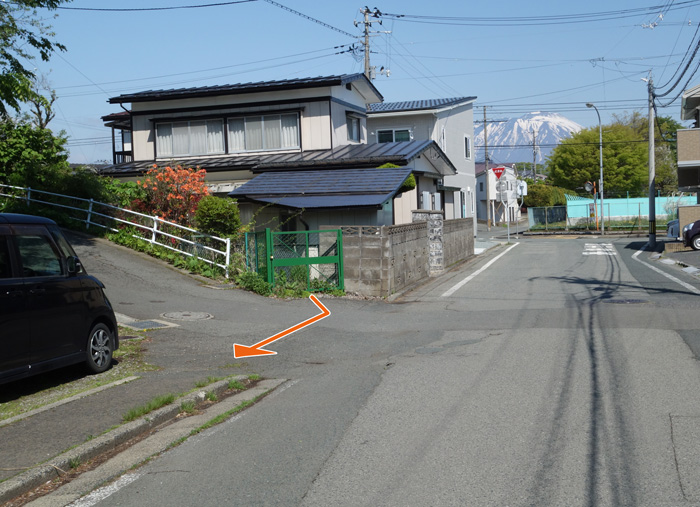 丘の裏