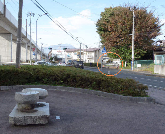 地下道東側