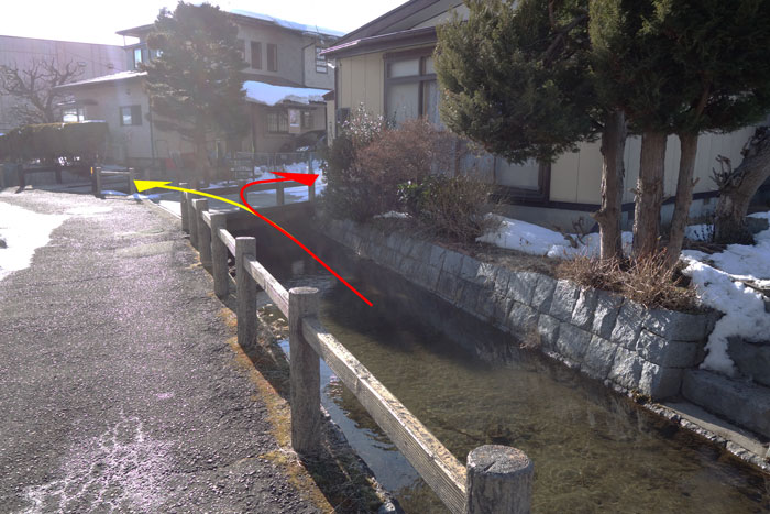 山岸せせらぎ水路分れ1