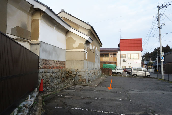 木津屋裏