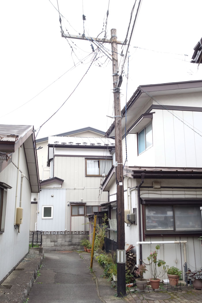 高松裏木製電力柱2025