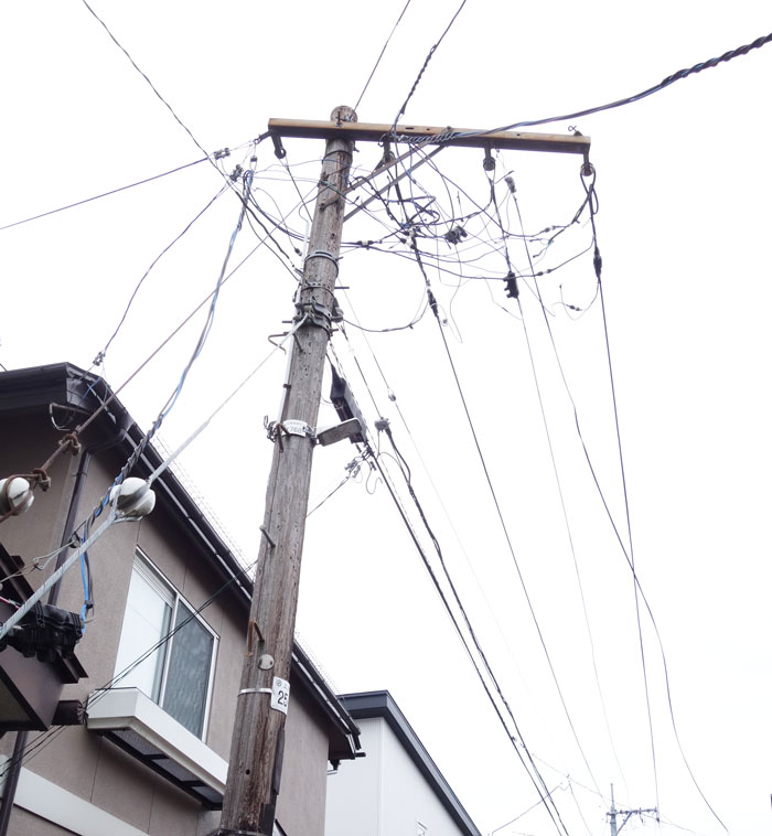 高松裏木製電力柱2025